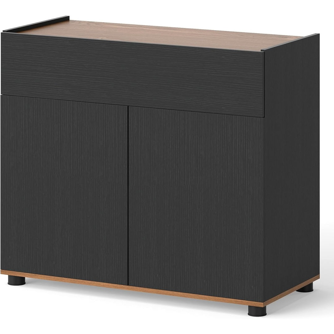 Sideboard mit grifflosen Fronten und geschlossenem Stauraum