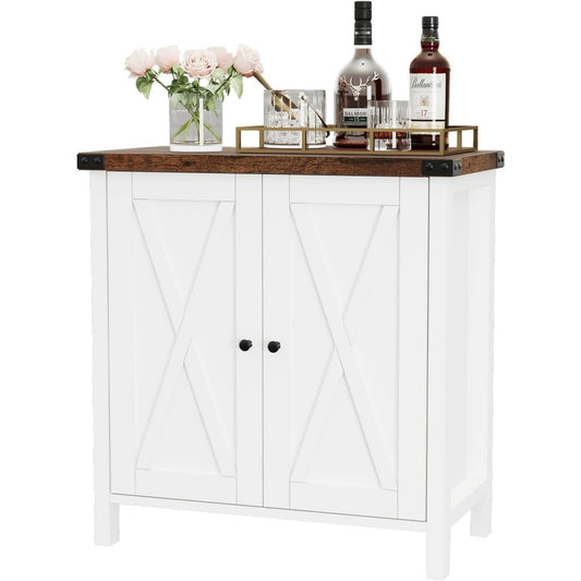 Sideboard verbindet Holzoptik und Metallgriffe