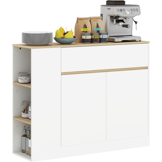 Verstellbare Ablagen praegen das Sideboard