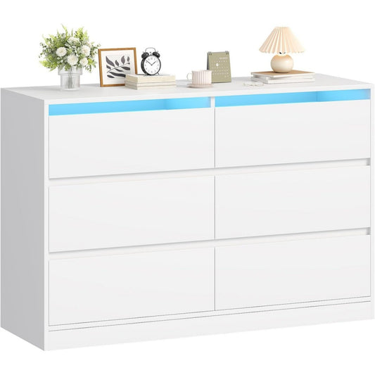 LED Beleuchtung trifft auf 6 Schubladen an dem Sideboard