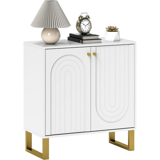 Sideboard verbindet goldfarbene Griffe und ein Metallgestell